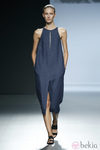 Vestido azul vaquero de Ángel Schlesser en Madrid Fashion Week primavera/verano 2015
