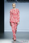 Conjunto estampado rojo de Ángel Schlesser en Madrid Fashion Week primavera/verano 2015