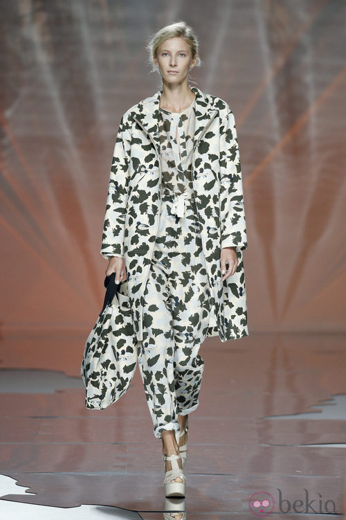 Conjunto militar de Ailanto en Madrid Fashion Week primavera/verano 2015