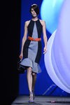 Vestido azul con cinturón naranja de Alvarno primavera/verano 2015 en Madrid Fashion Week