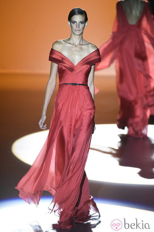 Vestido rojo de Hannibal Laguna en Madrid Fashion Week primavera/verano 2015