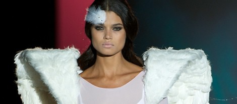 Traje de baño con alas de Montse Bassons en Madrid Fashion Week para primavera/verano 2015