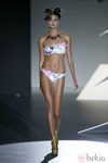 Bikini con pliegues de Dolores Cortés en Madrid Fashion Week para primavera/verano 2015