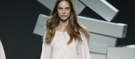 Vestido 'oversized' de David Catalán en EGO Madrid Fashion Week primavera/verano 2015