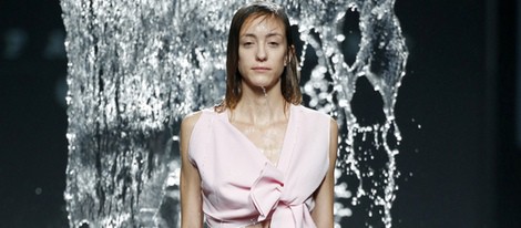 Conjunto impermeable de Pepa Salazar en EGO Madrid Fashion Week primavera/verano 2015