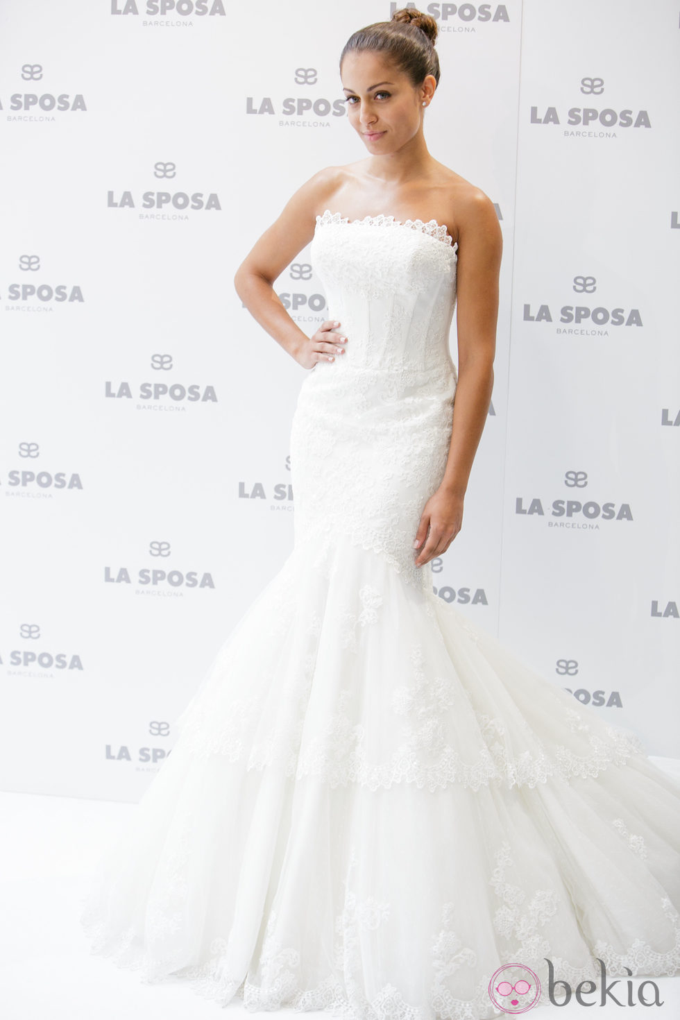 Hiba Abouk con un vestido de novia de La Sposa