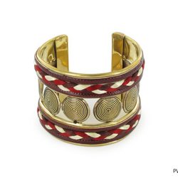 Brazalete dorado con detalles trenzados y esféricos de Tantrend para la colección 'Juego de Tronos'