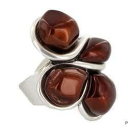 Anillo plateado con pedrería para la colección especial de Tantrend sobre la serie 'Juego de Tronos'