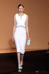 Vestido blanco de Roland Mouret en Paris Fashion Week primavera/verano 2015