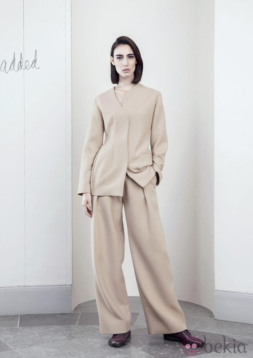 Pantalón y camisa larga beige en la colección otoño/invierno 2014 de & Other Stories