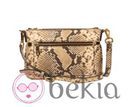Bolso bandolera con estampado de serpiente de la colección otoño/invierno de Nine West