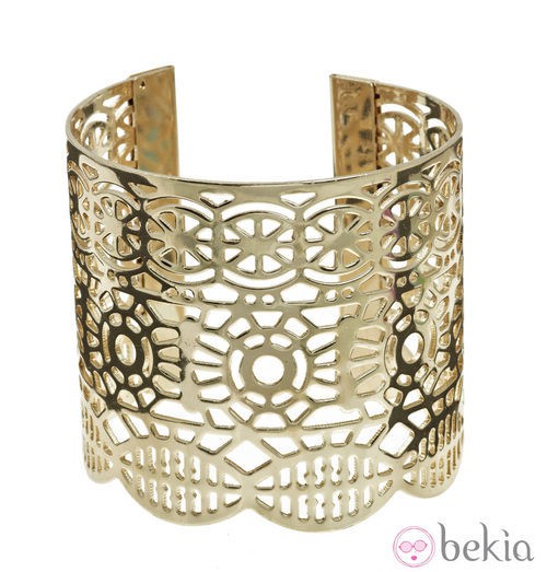 Brazalete dorado de la nueva colección 'Filigre' de Claire's