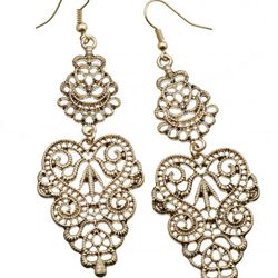 Pendientes de dos piezas en dorado de la nueva colección 'Filigree' de Claire's