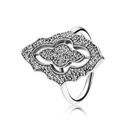 Anillo en plata de la nueva colección de encaje de Pandora