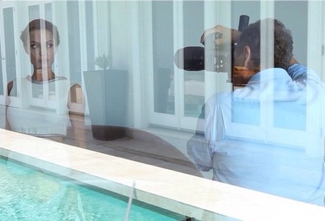 Mario Testino fotografía a Angelina Jolie para la portada de Vanity Fair