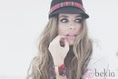 Vanesa Romero con sombrero y pulsera a juego de Namdalay