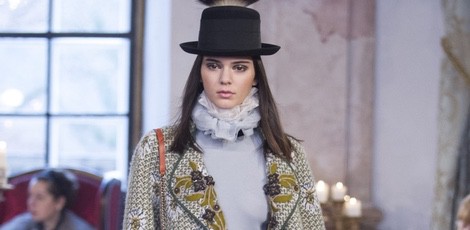 Kendall Jenner desfila para Chanel en Salzburgo