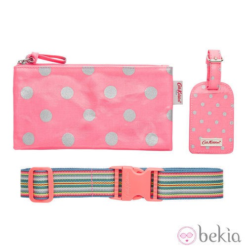 Accesorios de viaje de la colección navideña de Cath Kidston 