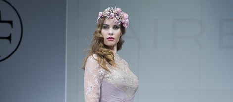 Jessica Bueno desfilando para Toni Fernández