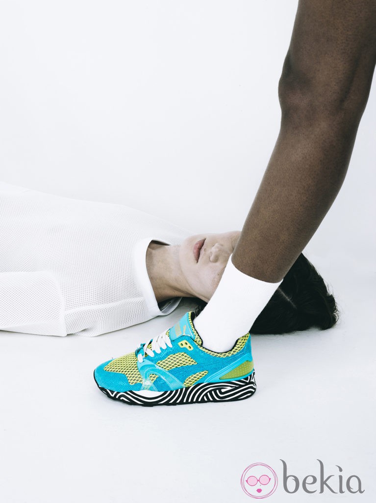 Zapatillas azul turquesa y lima de Puma en colaboración con Solange Knowles