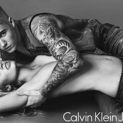 Justin Bieber y Lara Stone, embajadores de la nueva colección de primavera de Calvin Klein
