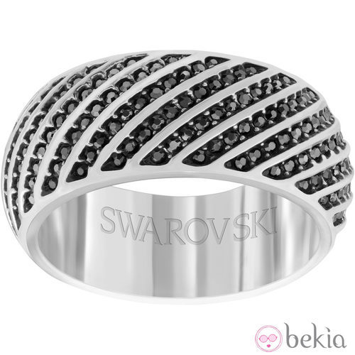 Anillos con incrustaciones de cristal para hombre de la colección primavera/verano 2015 de Swarovski
