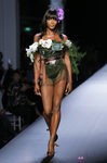 Naomi Campbell en el desfile de Jean Paul Gaultier de la Semana de la Alta Costura de París
