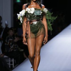 Naomi Campbell en el desfile de Jean Paul Gaultier de la Semana de la Alta Costura de París