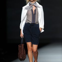 Pantalón azul de TCN en Cibeles para la primavera 2012