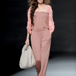 Mono rosa de la colección primavera 2012 de TCN en Cibeles