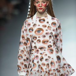 Conjunto con estampado de ojos de Carlos Díez, colección primavera 2012