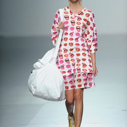 Diseño con estampado de labios de Carlos Díez, colección primavera 2012