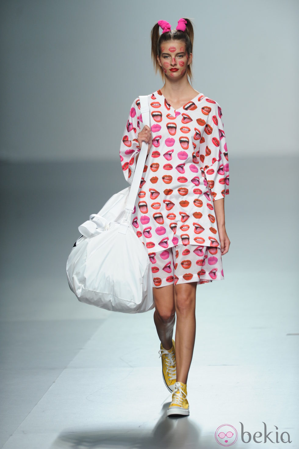 Diseño con estampado de labios de Carlos Díez, colección primavera 2012