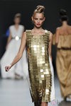 Vestido dorado de la colección primavera 2012 de Juana Martín en Cibeles