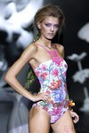 Bañador con estampado floral de Dolores Cortés, colección primavera 2012