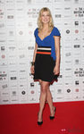 Rosamund Pike con zapatos Dolly de Charlotte Olympia