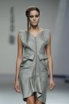 Vestido corto de Shen Lin en Cibeles, colección primavera 2012
