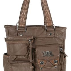 Bolso marrón de cremalleras de la colección otoño/invierno 2011/2012 de Xti