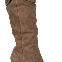 Bota alta color coñac de la colección otoño/invierno 2011/2012 de Xti