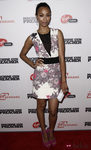 Zoe Saldana, de Giambattista Valli, en la première de 'Machine gun preacher'