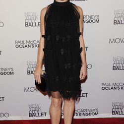 Stella McCartney con un vestido de su colección en el estreno de 'Ocean's Kingdom'