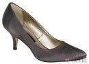 Zapato gris de tacón medio de Lorena Carreras, colección otoño/invierno 2011