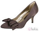 Zapato de tacón con lazo de Lorena Carreras, colección otoño/invierno 2011