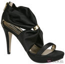 Sandalias negras con bandas de Lorena Carreras, colección otoño/invierno 2011