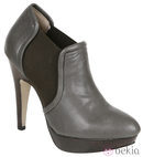 Botines grises con banda elástica de Lorena Carreras, colección otoño/invierno 2011