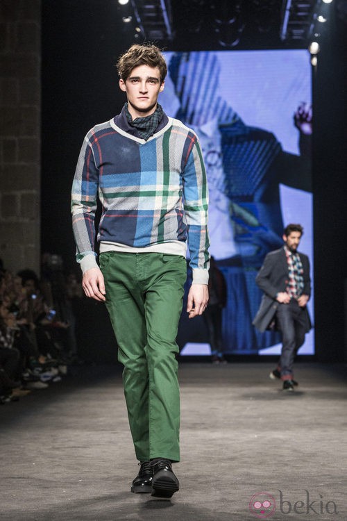 Jersey de cuadros de la colección otoño/invierno 2015/2016 de Desigual en la 080 Barcelona Fashion
