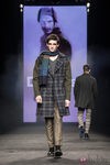 Abrigo de cuadros de la colección otoño/invierno 2015/2016 de Desigual en la 080 Barcelona Fashion