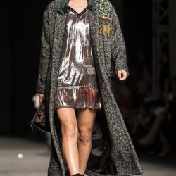 Malena Costa desfilando para Custo Barcelona en la 080 Barcelona Fashion 2015