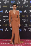 María León con un vestido de Fernando Claro en la alfombra roja de los Premios Goya 2015