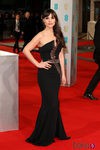 Charlotte Riley con un vestido negro en la alfombra roja de los Premios BAFTA 2015
